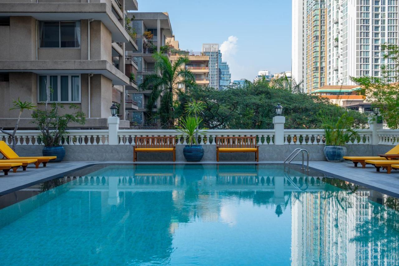 Nh Bangkok Sukhumvit Boulevard Eksteriør billede The swimming pool at the hotel